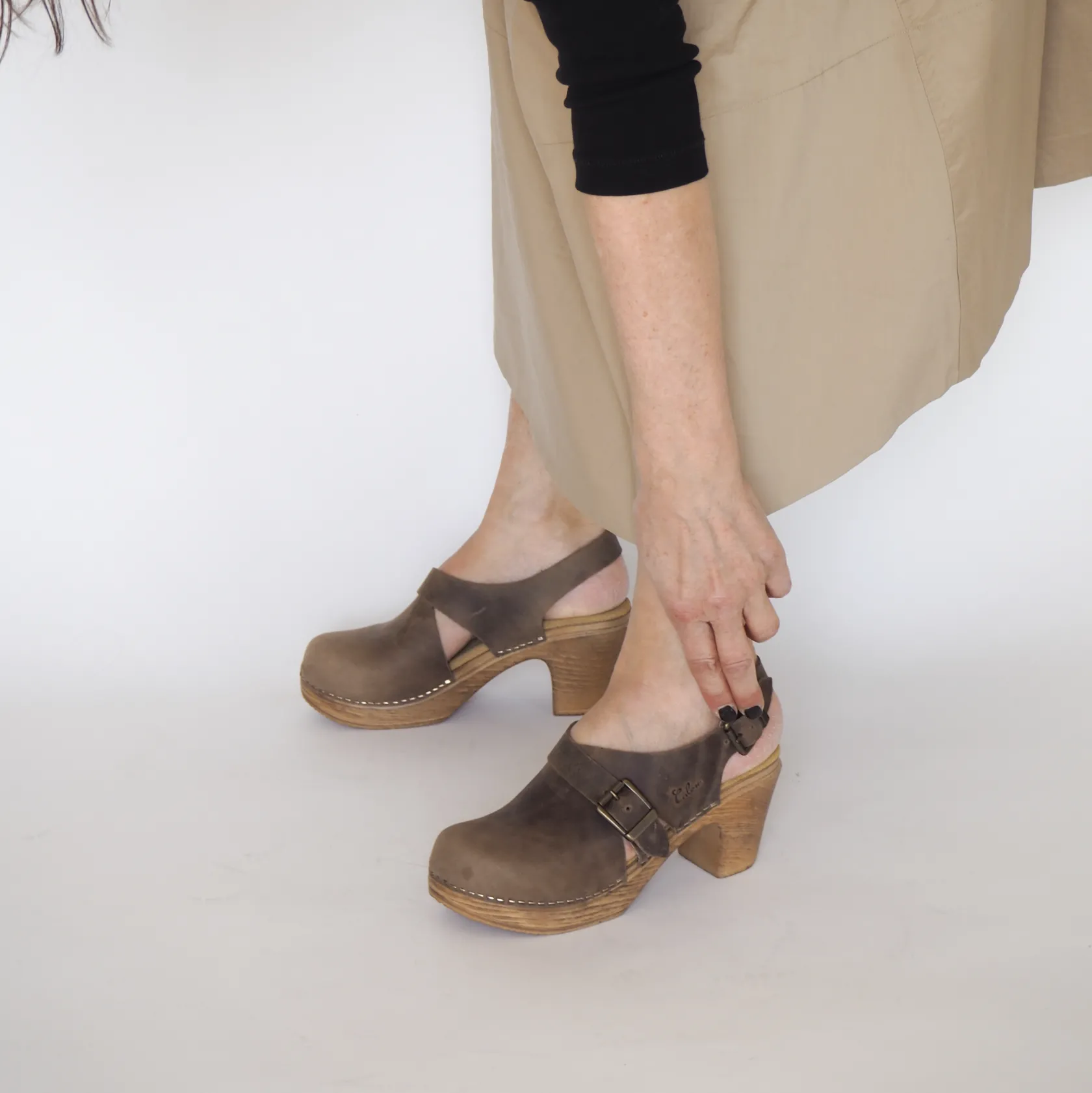 astrid_brown__2.webp Sale Astrid 2 Sale/archive