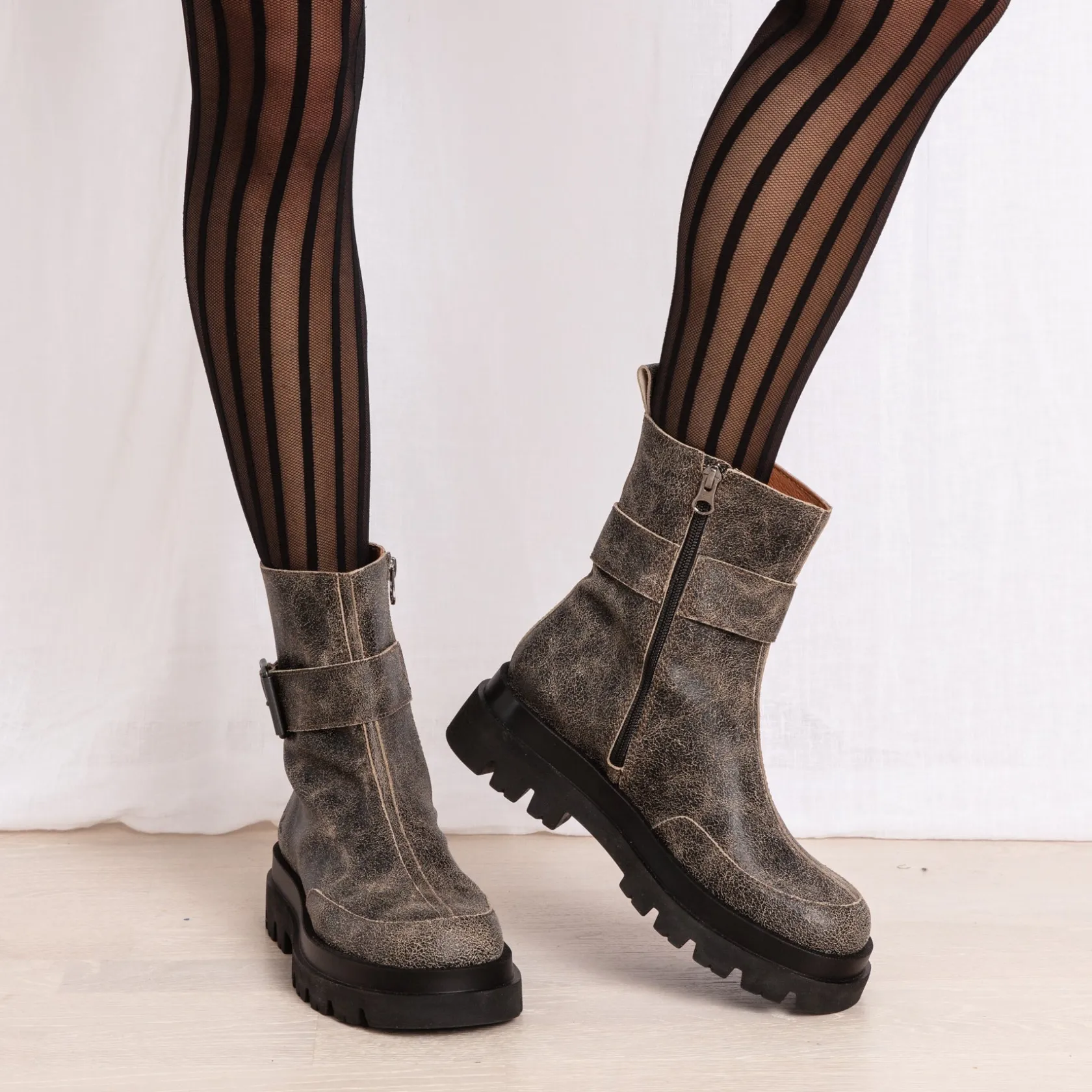cecile_black_vintage_2.webp Fashion Cecile Vintage Boots