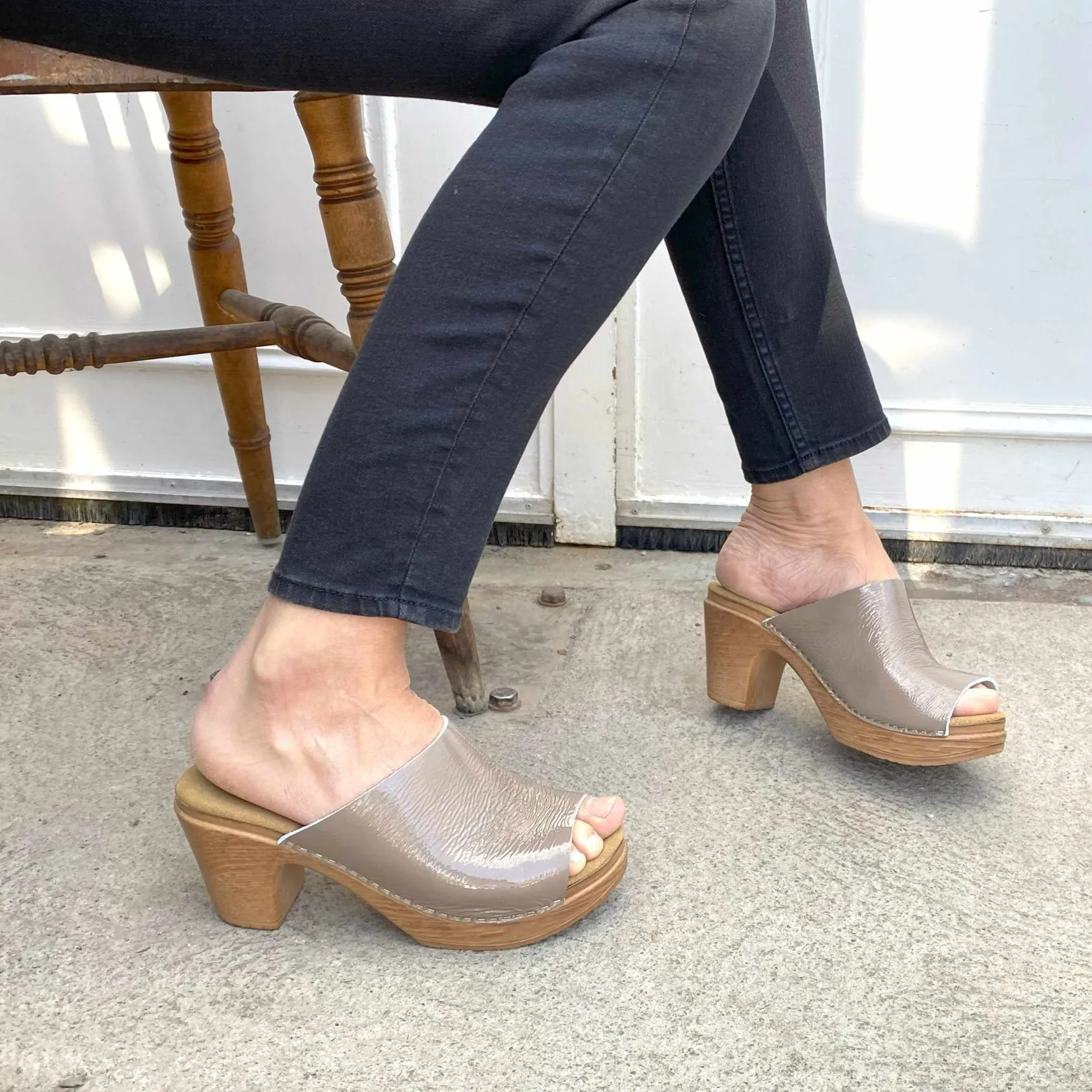 frida_clog_patent_taupe_2.webp Best Frida Clog Patent Taupe Sale/archive