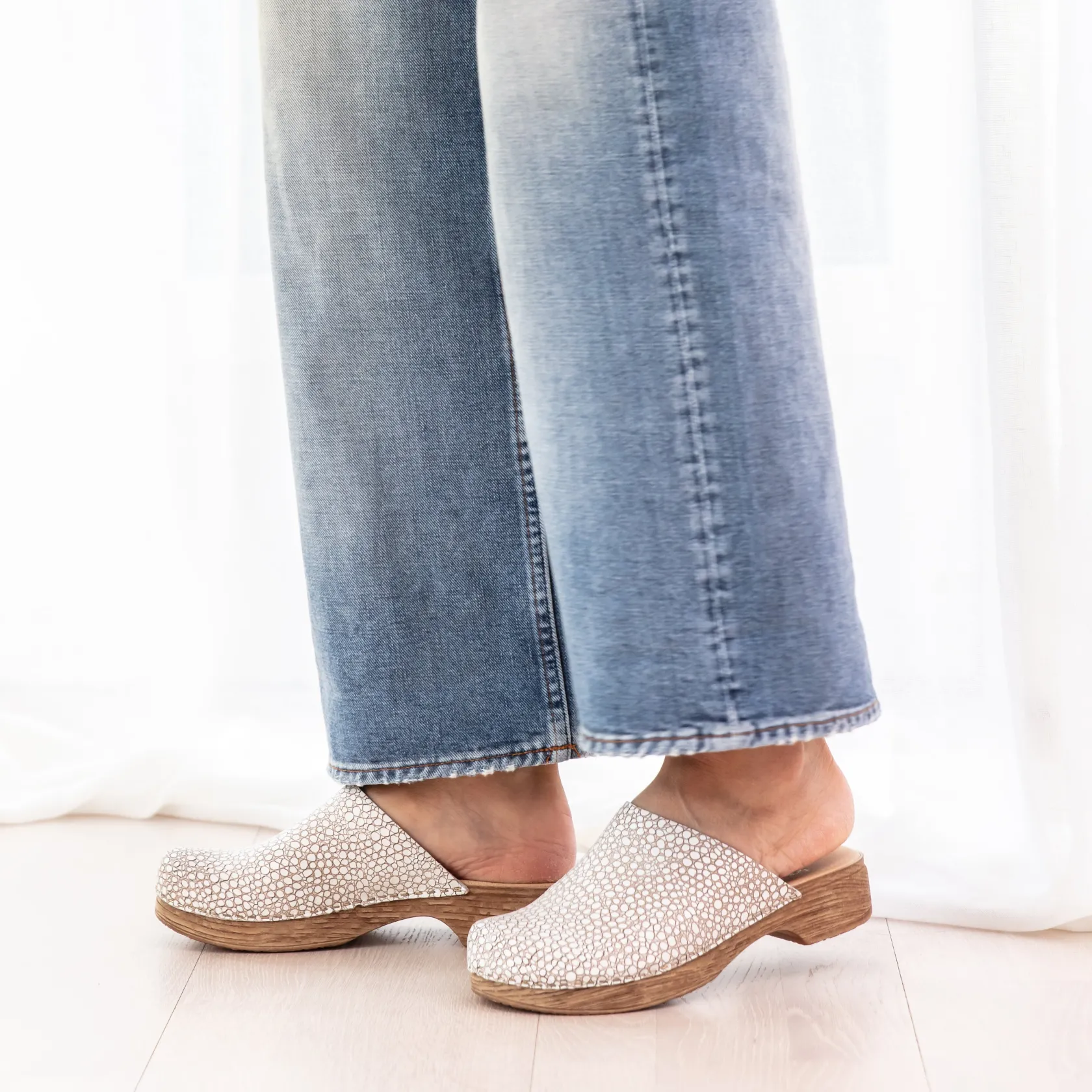 Outlet Helena Stone Low Heel Soft Clogs