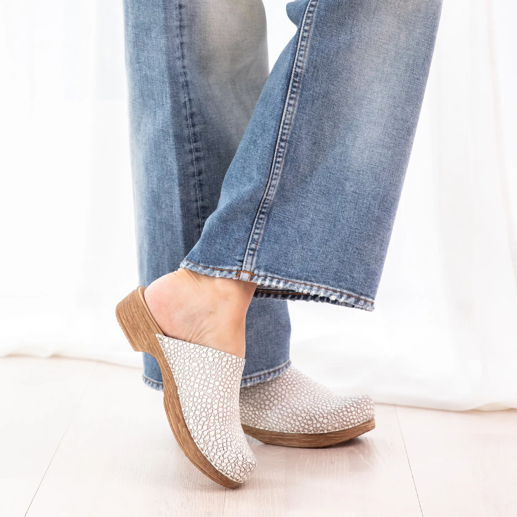 helena_stone_2.webp Outlet Helena Stone Low Heel Soft Clogs