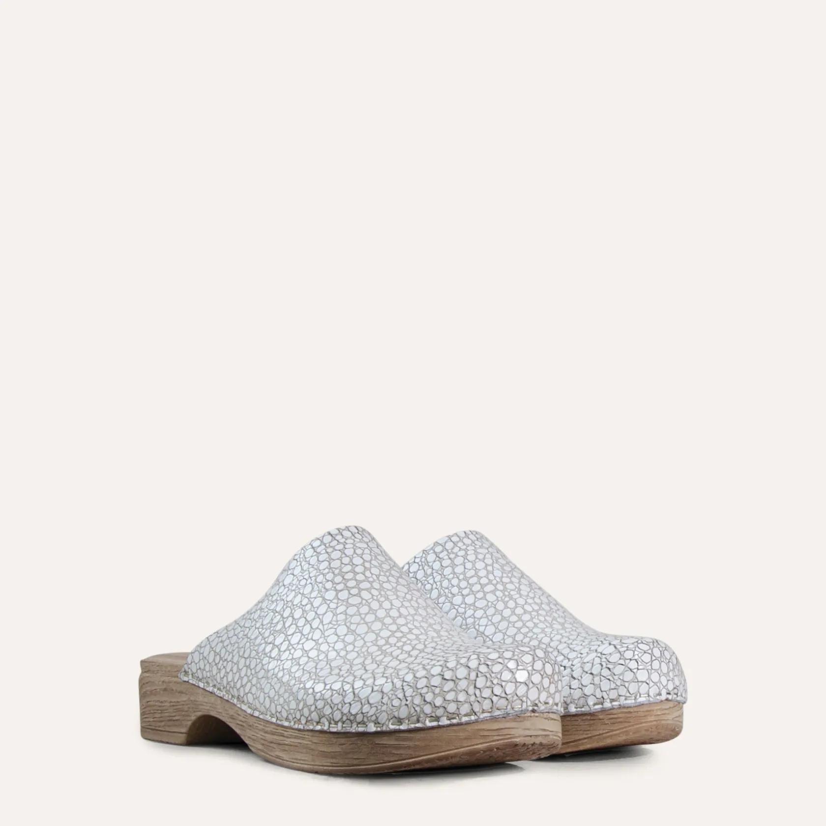 helena_stone_3.webp Outlet Helena Stone Low Heel Soft Clogs