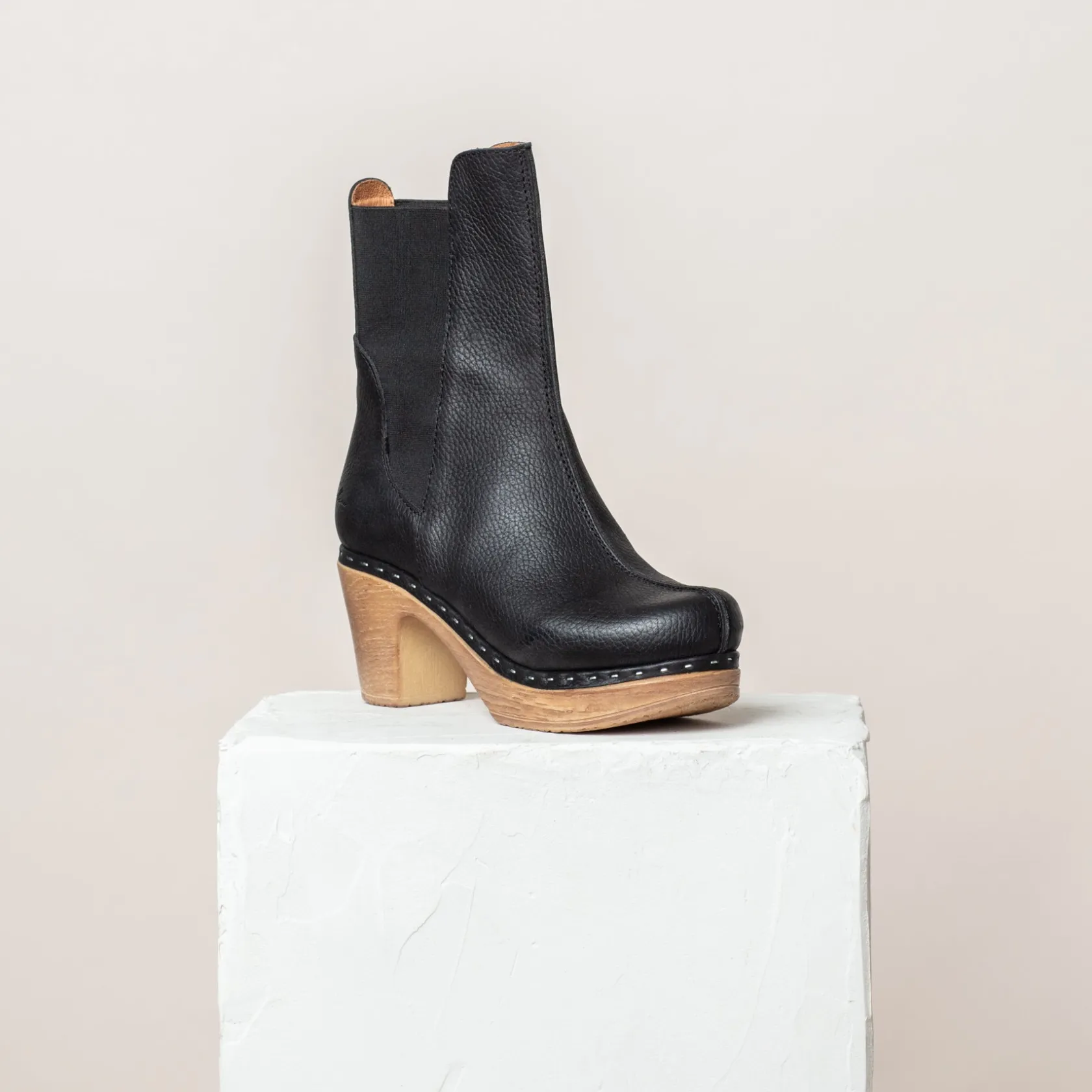 leia_black_2.webp Outlet Leia Boots